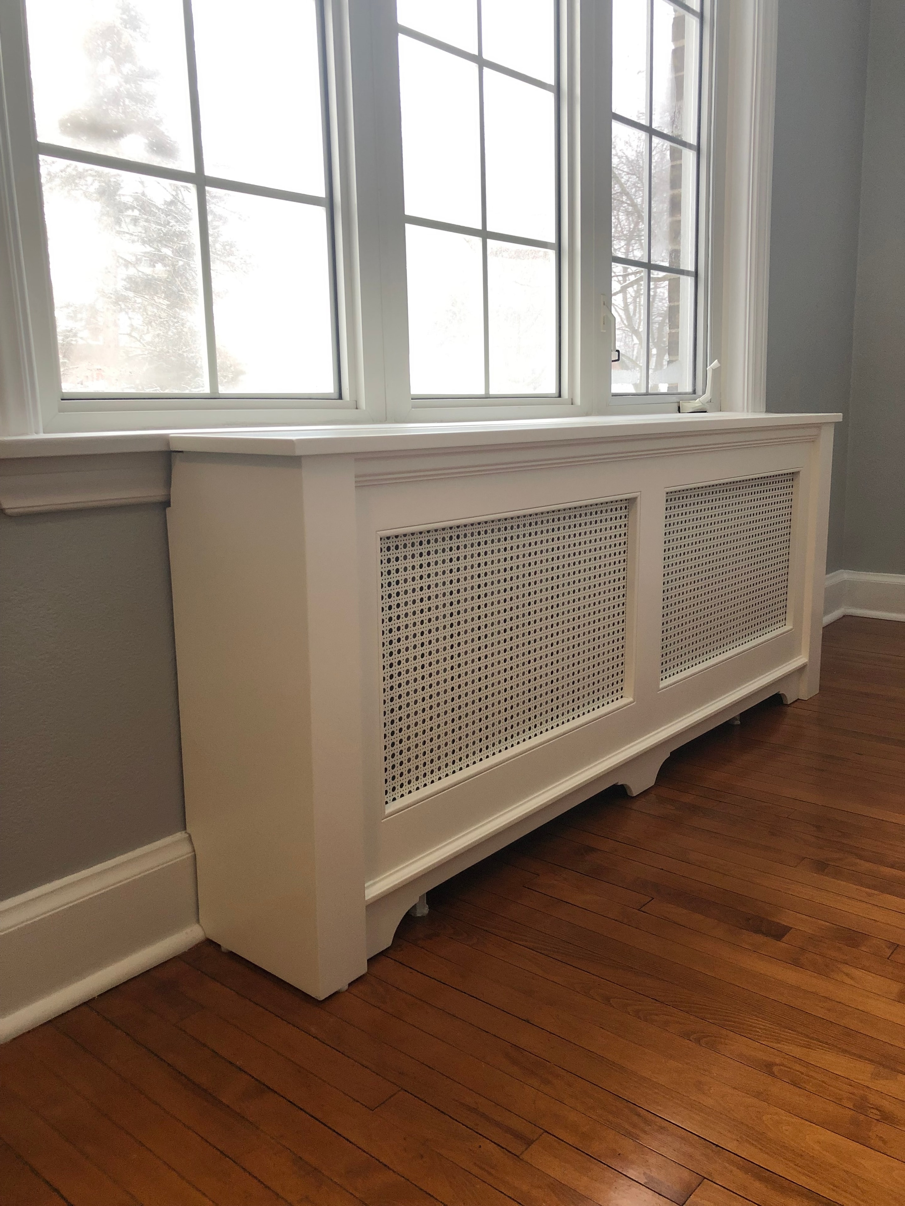New Bedford style radiator cover