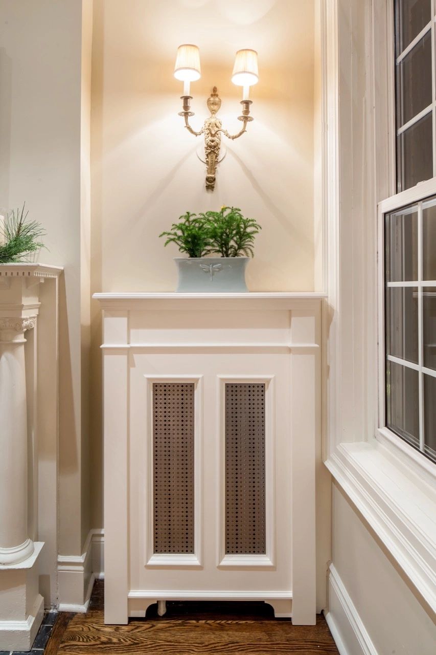 Classic style radiator cover